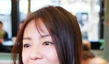 店门前的那个女孩