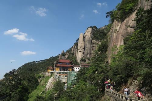 攀登九华山