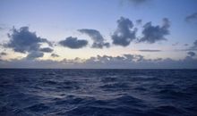 随浪花扬帆起航