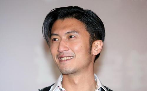 牙齿造成的尴尬