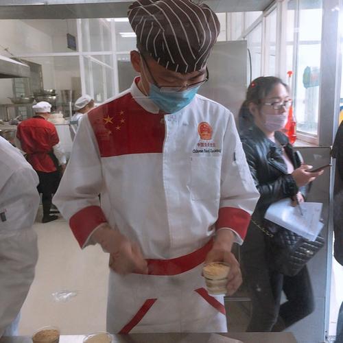 “厨师”炫耀