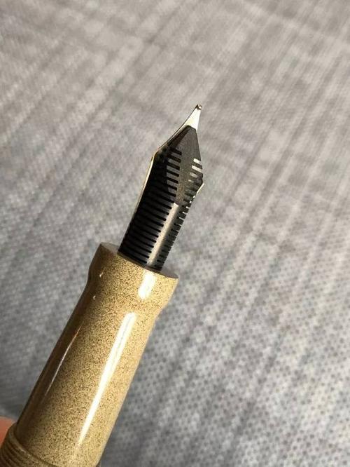 笔零件吵架