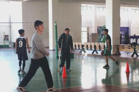 拐杖的老师