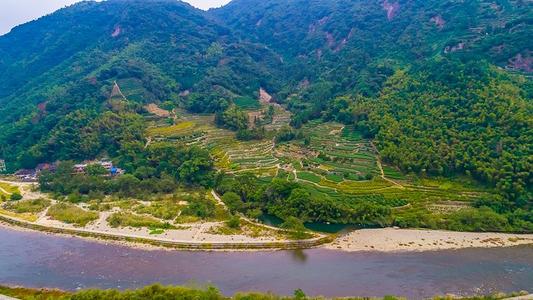 山顶和山脚