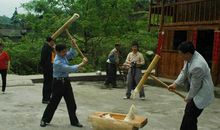 我和爷爷打磁粑