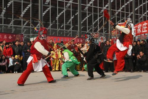 享受农历新年参观萧家营庙会