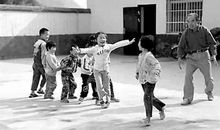 好玩的游戏“老鹰捉小鸡”