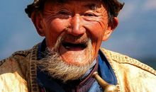 历经沧桑的老人