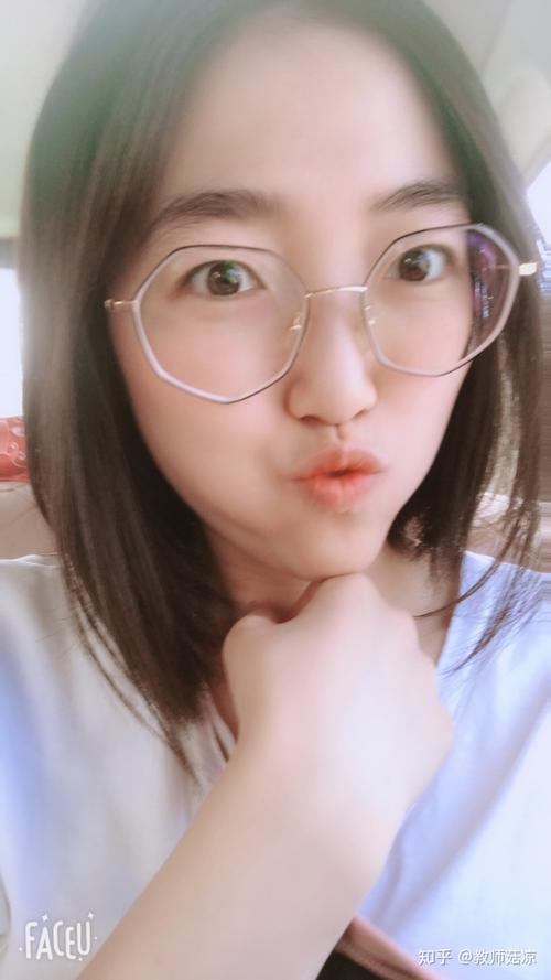 姐姐笑了