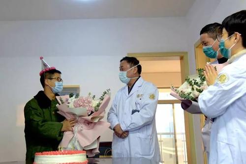 向一线医务人员学习