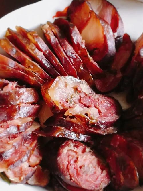 制作香肠以寻找“年”味