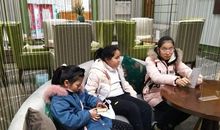 陶醉于书香之中