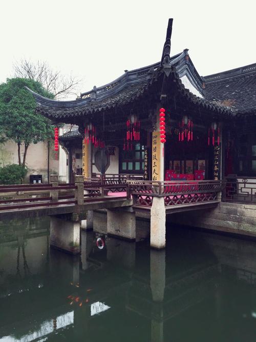 游览白草花园