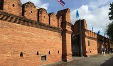 清迈之行游记——塔佩门喂鸽子