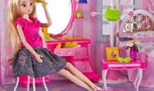 奇特的芭比娃娃