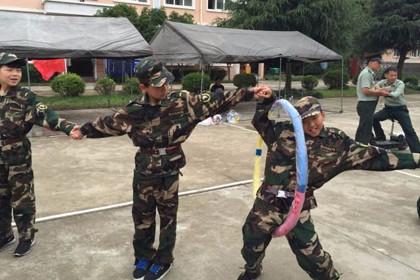 不寻常的夏令营