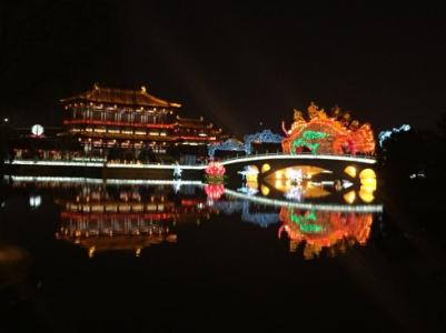 围绕中心意思写忙