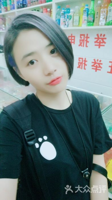 嘿，卖报纸的孩子
