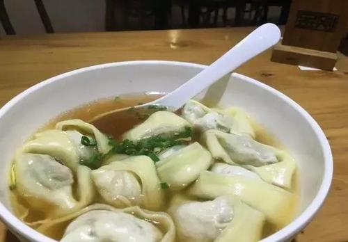 馄饨店的回忆