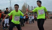 激烈的长跑接力赛