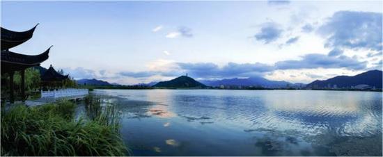 灵湖