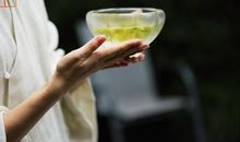 一盏清茶细品人生