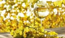 轻声唤醒葡萄树