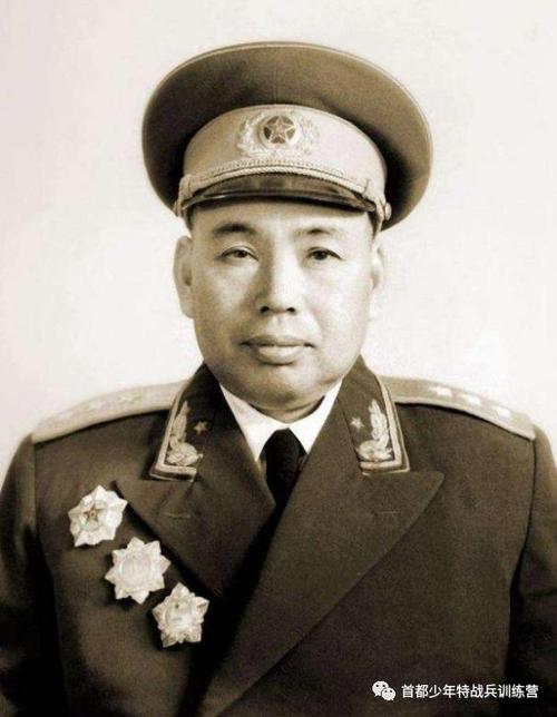 读《毛泽东军装》的思考