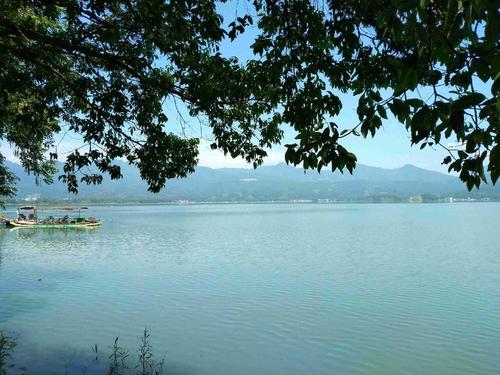 最美丽的是松湖