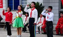 红领巾，我为你自豪