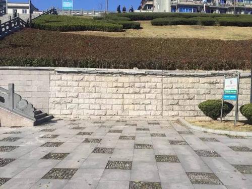 共同保护绿色水域和山脉