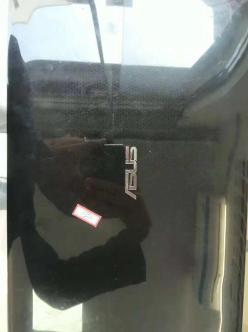 恋恋不舍地割伤了爱