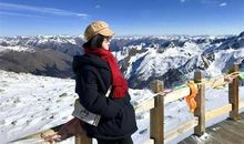 一个飞来飞去的女孩