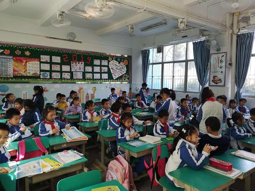 拥抱书海，香气来自
