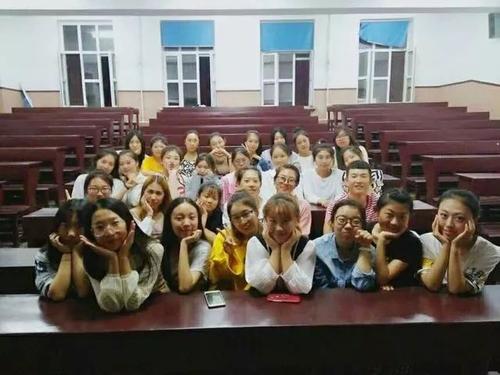 我们班上的“大姐姐”