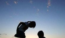 烦恼里仰望幸福