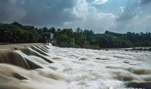 还自然一江碧水