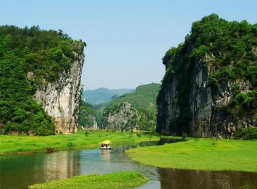 参观梅江地质公园