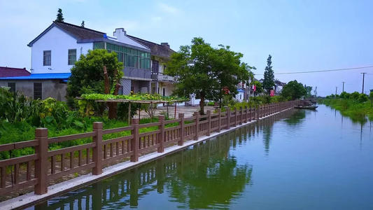守护清澈的水和蓝天