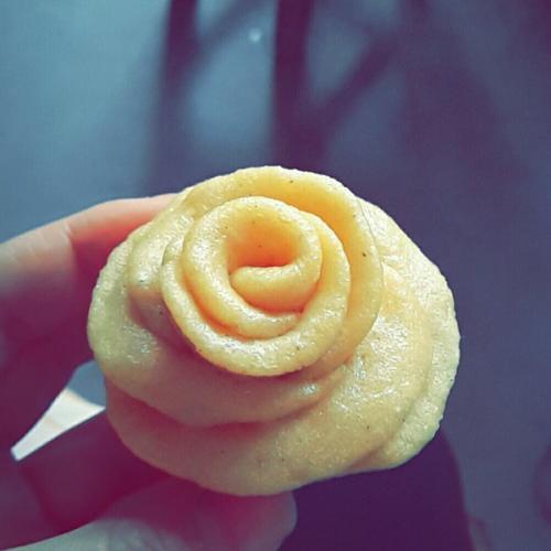 做南瓜玫瑰面包