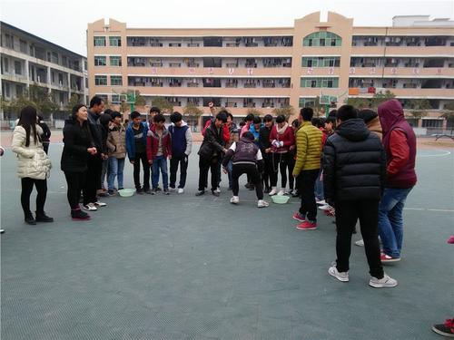 操场上的故事