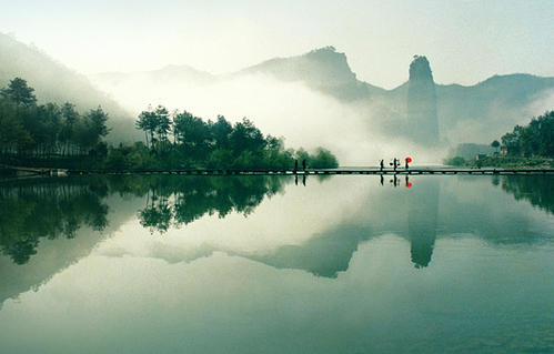 游鼎湖峰
