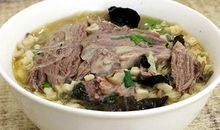 故乡的羊肉泡馍