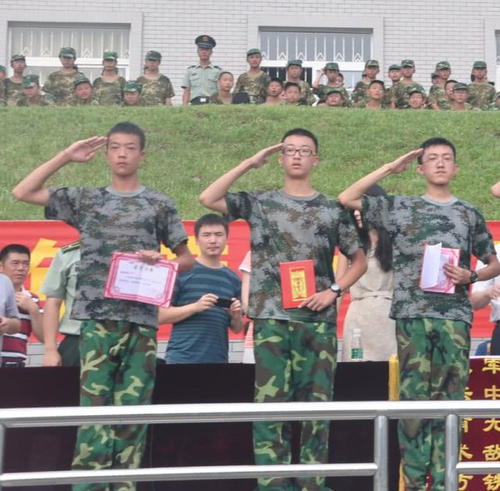 军事训练教我如何忍受苦难