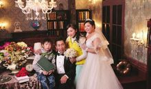 为妈妈穿上一次婚纱