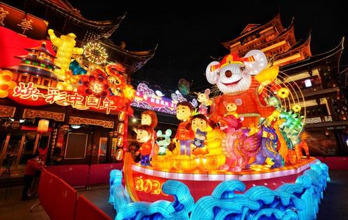 在通往灯火的路上