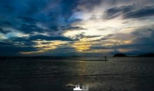 苍穹下，我看不清你的微笑