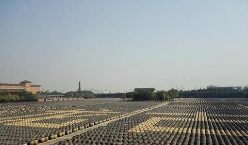 在战场上练习一些士兵，整个长虹势头强劲