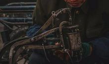 默默劳动的鞋匠