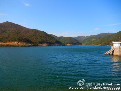游览冠顶湖